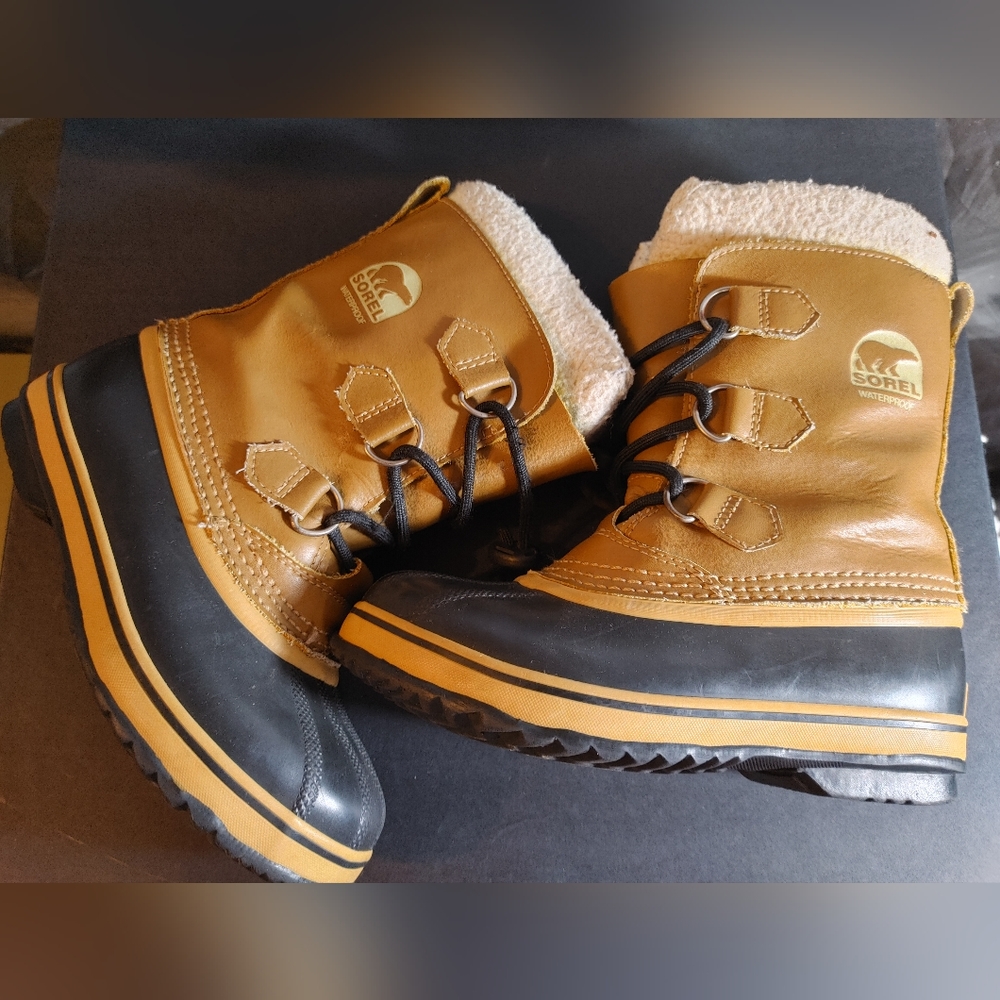 Sorel Tan Snow Boots size 3 unixes - Picture 1 of 10